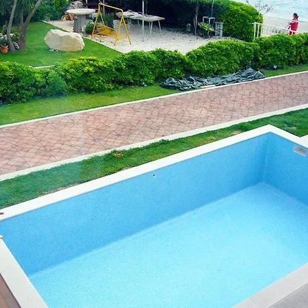 Seaside Luxury With A Swimming Pool Podstrana, Split - 9466 וילה