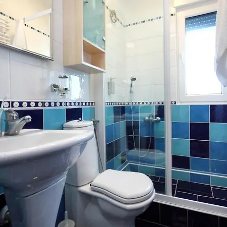 Seaside Luxury With A Swimming Pool Podstrana, Split - 9466 וילה פודסטראנה